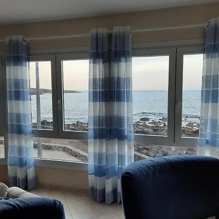 Daire Crucero Vista Al Mar A *